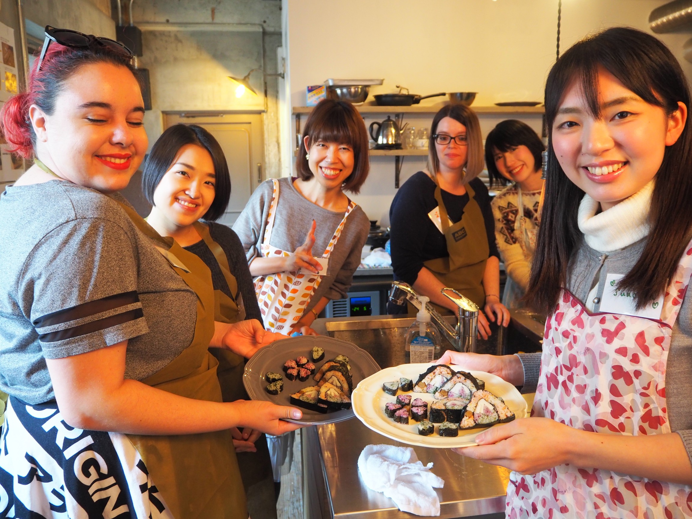 Let's cook together while enjoying cross-culture experience!